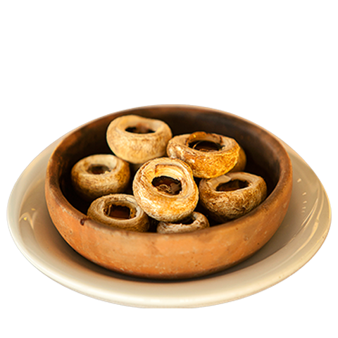 223) Mushrooms in clay dish 